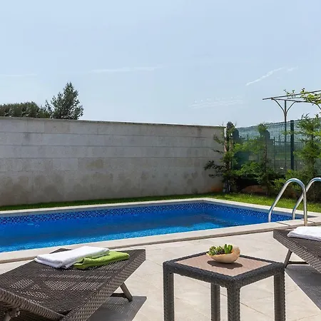 Isabella Апартаменты Пула