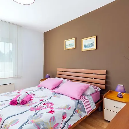 Isabella Apartment
